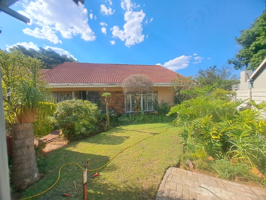 4 Bedroom Property for Sale in Protea Park North West